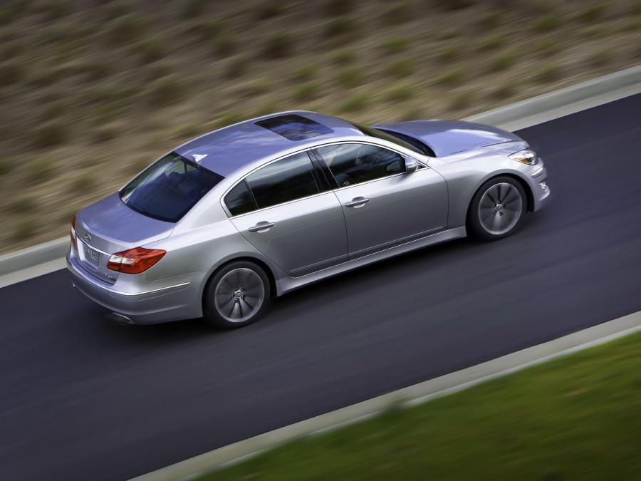  Hyundai Genesis R-Spec 2011 года  (фото 21 из 21)